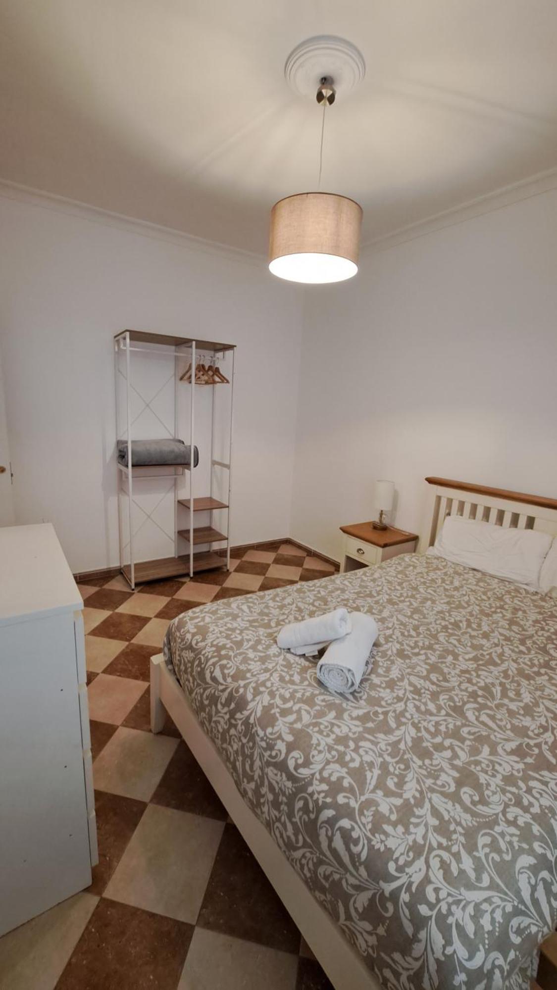 Ms4 Apartamentos Nervion Seville Exterior photo
